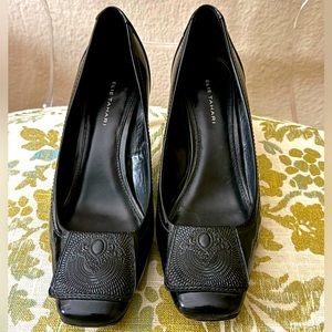 Elie Tahari Black Heels Size 8 medium width & 2 1/2” Heel dressy elegant